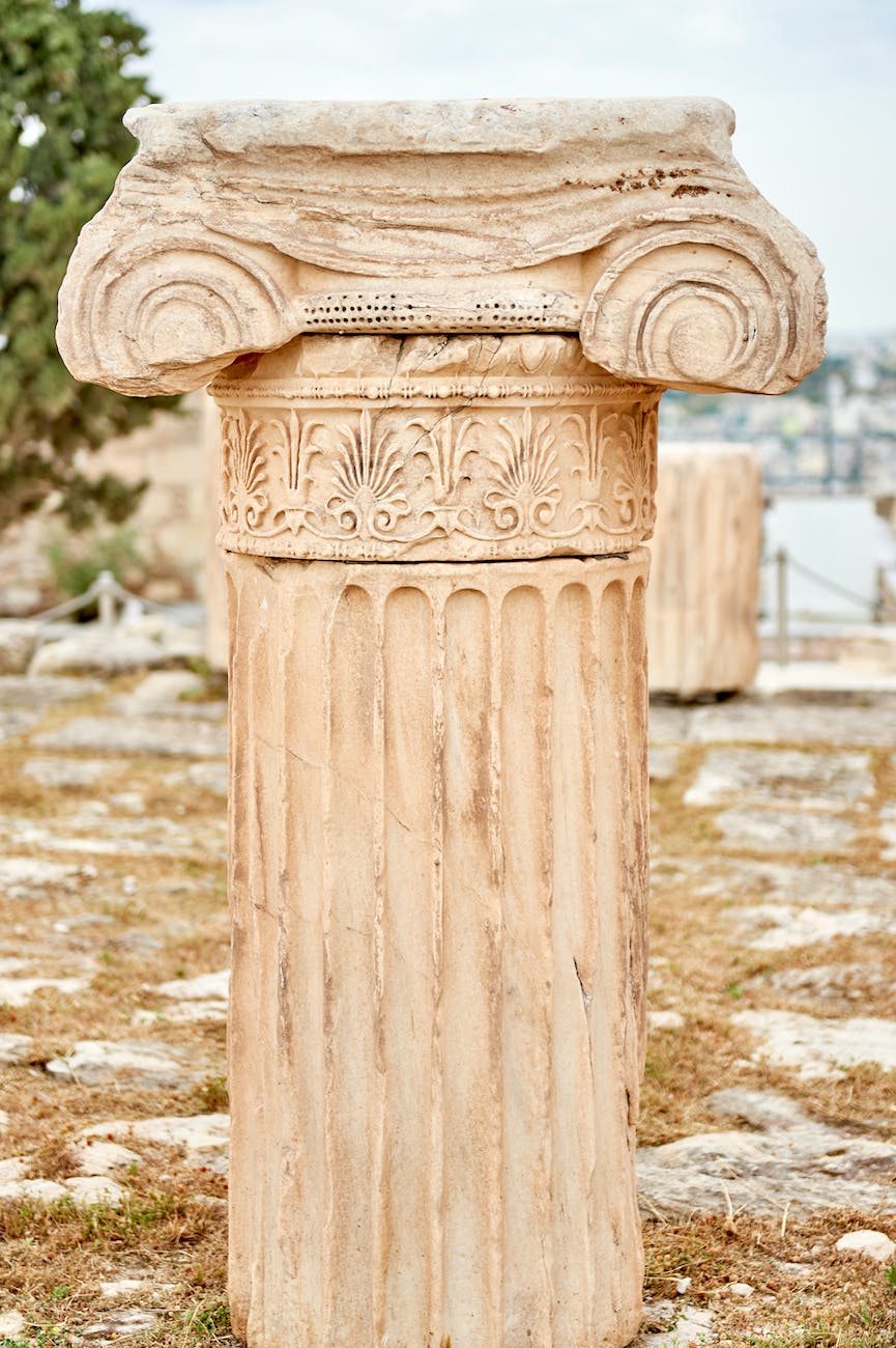 beige concrete pillar